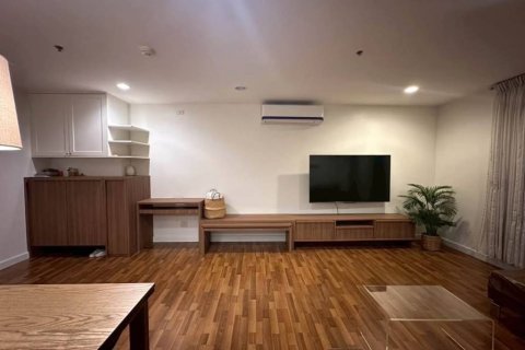 Condo in Bangkok, Thailand, 1 bedroom  № 151116 - photo 2