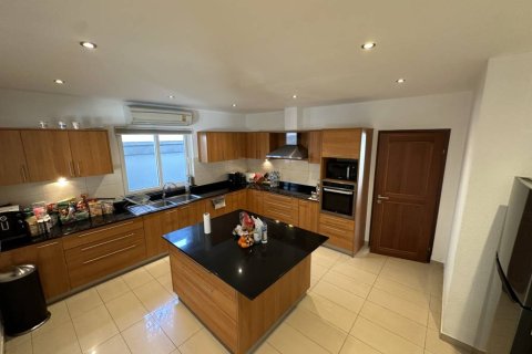 Вилла в Паттайе, Таиланд с 4 спальнями  № 159942 - фото 7