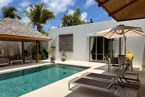 House in Bang Tao, Thailand 4 bedrooms № 144566 - photo 1