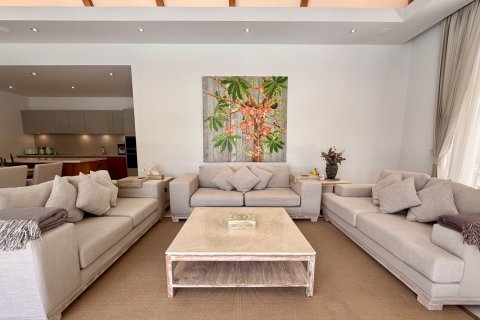 House in Bang Tao, Thailand 4 bedrooms № 144566 - photo 6