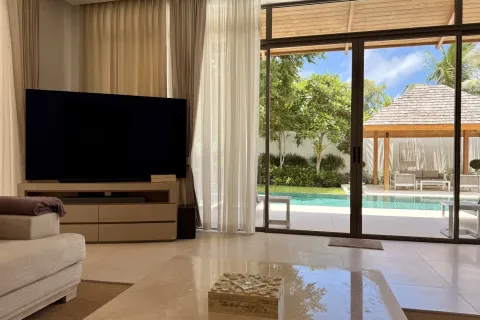 House in Bang Tao, Thailand 4 bedrooms № 144566 - photo 18