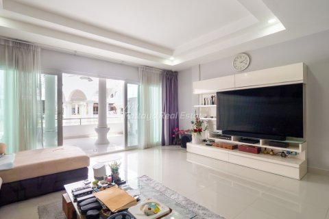 House in Pattaya, Thailand 4 bedrooms № 144568 - photo 5