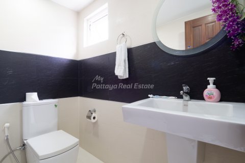 House in Pattaya, Thailand 4 bedrooms № 144568 - photo 19