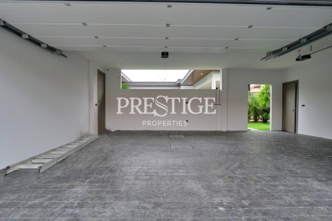 House in Pattaya, Thailand 4 bedrooms № 198222 - photo 29