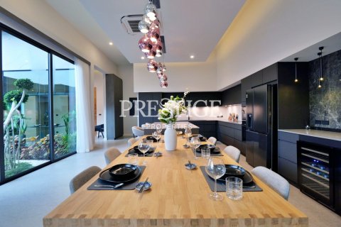 House in Pattaya, Thailand 4 bedrooms № 198222 - photo 4