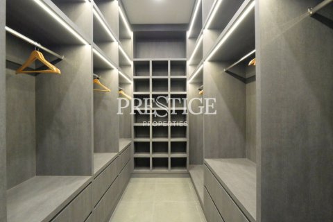 House in Pattaya, Thailand 4 bedrooms № 198222 - photo 12
