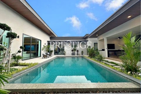 House in Pattaya, Thailand 4 bedrooms № 198222 - photo 26