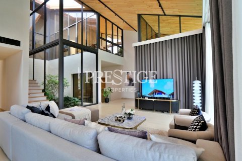 House in Pattaya, Thailand 4 bedrooms № 198225 - photo 3