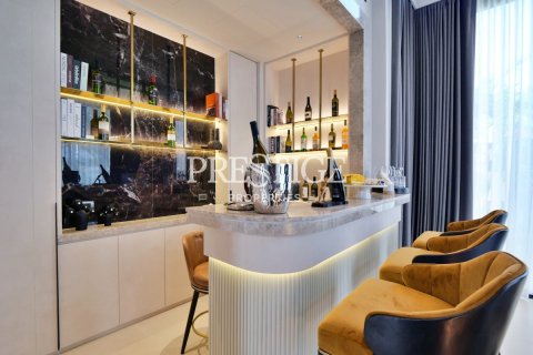House in Pattaya, Thailand 4 bedrooms № 198225 - photo 9
