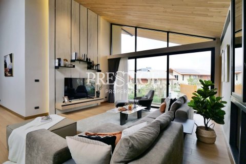 House in Pattaya, Thailand 4 bedrooms № 198225 - photo 11