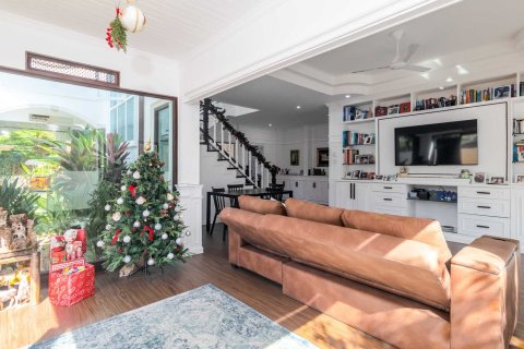 Villa in Pattaya, Thailand 4 bedrooms № 164839 - photo 12