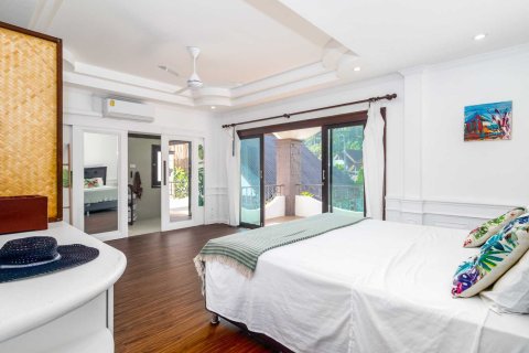 Villa in Pattaya, Thailand 4 bedrooms № 164839 - photo 15