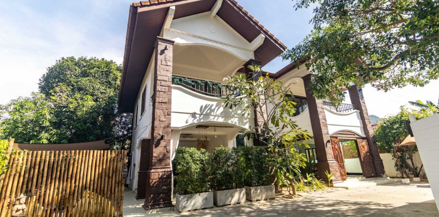 Villa in Pattaya, Thailand 4 bedrooms № 164839