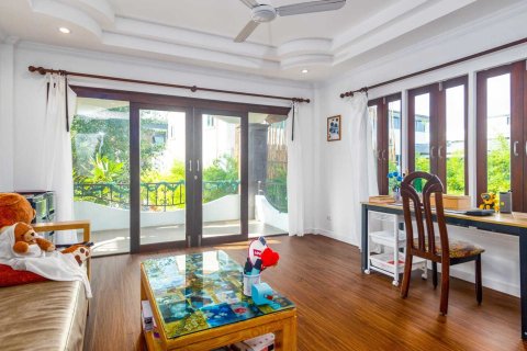 Villa in Pattaya, Thailand 4 bedrooms № 164839 - photo 13