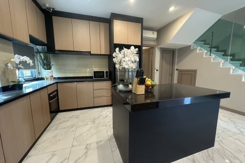 House in Pattaya, Thailand 4 bedrooms № 164840 - photo 17