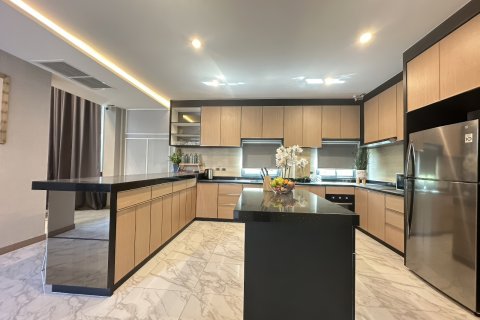 House in Pattaya, Thailand 4 bedrooms № 164840 - photo 18