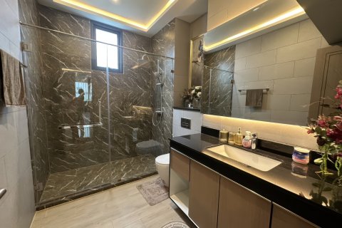 House in Pattaya, Thailand 4 bedrooms № 164840 - photo 19