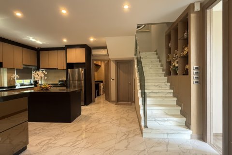 House in Pattaya, Thailand 4 bedrooms № 164840 - photo 15
