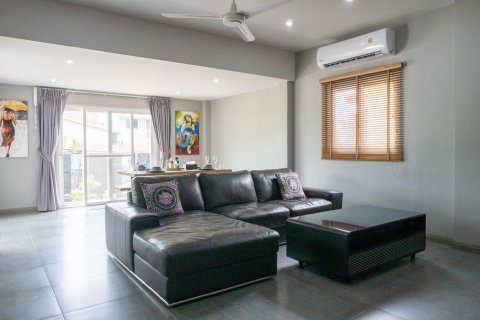 Villa in Pattaya, Thailand 4 bedrooms № 164838 - photo 11