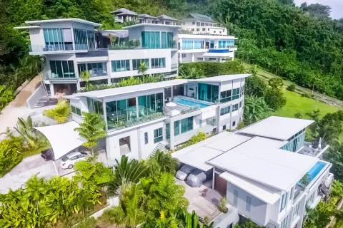 Villa in Phuket, Thailand 5 bedrooms № 150475