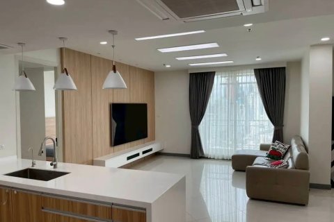 Кондоминиум с 3 спальнями в Сатхоне, Бангкок, Таиланд № 159335 - фото 9