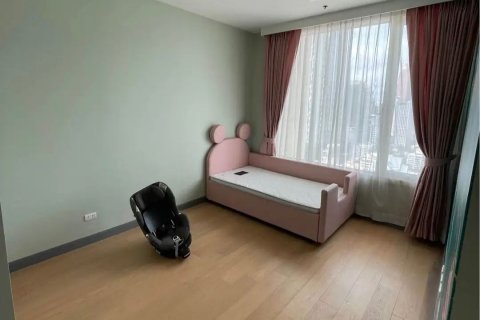 Кондоминиум с 3 спальнями в Сатхоне, Бангкок, Таиланд № 159335 - фото 2