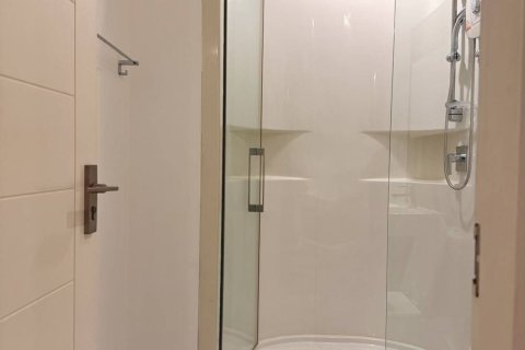 Condo in Khlong San, Bangkok, Thailand, 2 bedrooms  № 159331 - photo 12