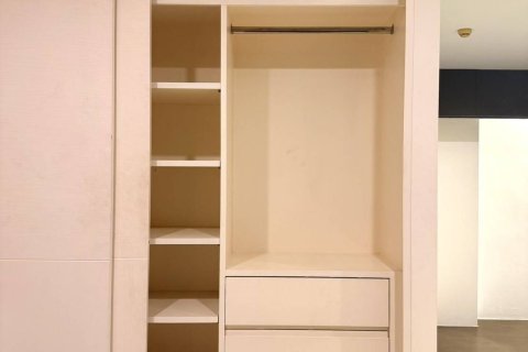 Condo in Khlong San, Bangkok, Thailand, 2 bedrooms  № 159331 - photo 17