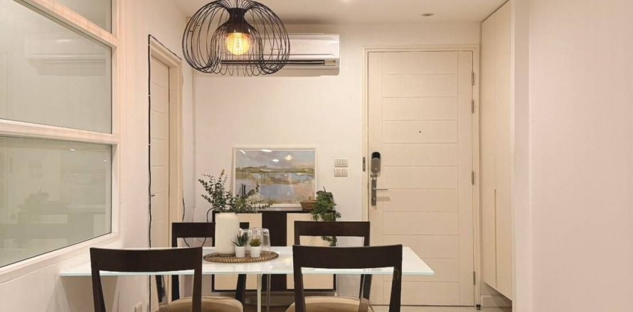 Condo in Khlong San, Bangkok, Thailand, 2 bedrooms  № 159331