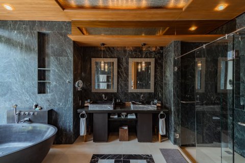 Villa in Phang Nga, Thailand 5 bedrooms № 163237