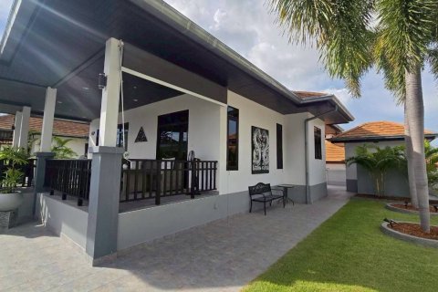 Villa in Hua Hin, Thailand 2 bedrooms № 135778 - photo 11