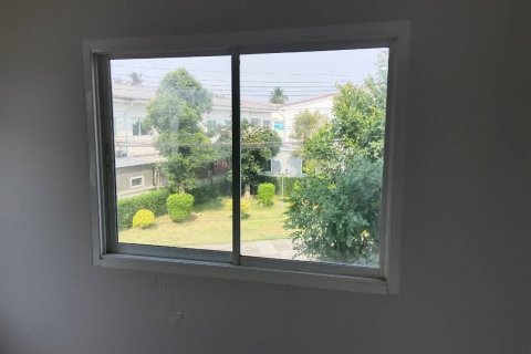 Townhouse in Thung Khru, Bangkok, Thailand 4 bedrooms № 135776 - photo 2