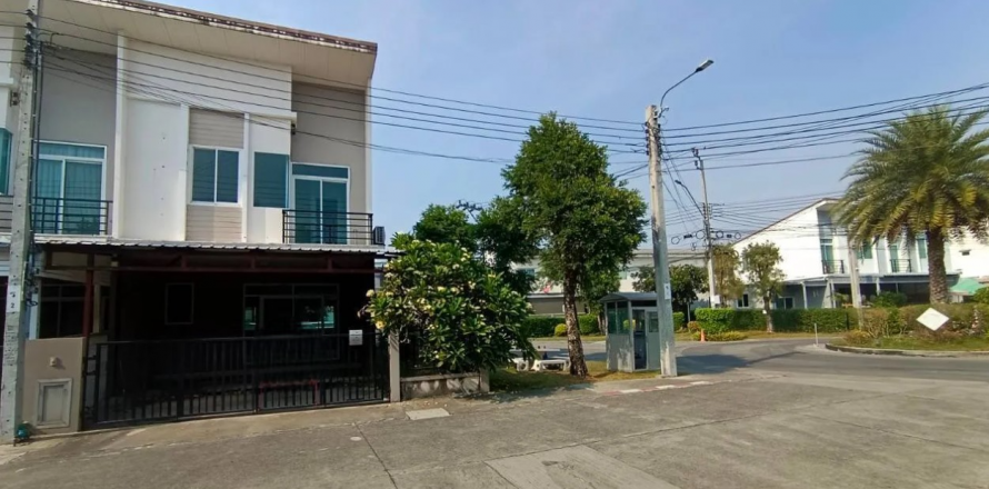 Townhouse in Thung Khru, Bangkok, Thailand 4 bedrooms № 135776