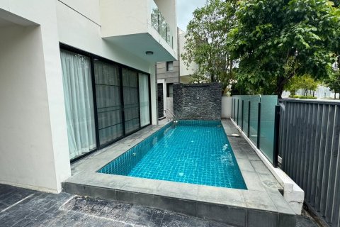 Villa in Phuket, Thailand 5 bedrooms № 135775 - photo 2