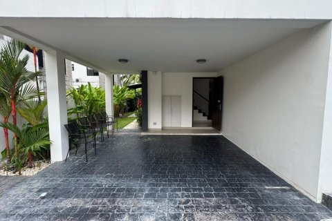 Villa in Phuket, Thailand 5 bedrooms № 135775 - photo 6