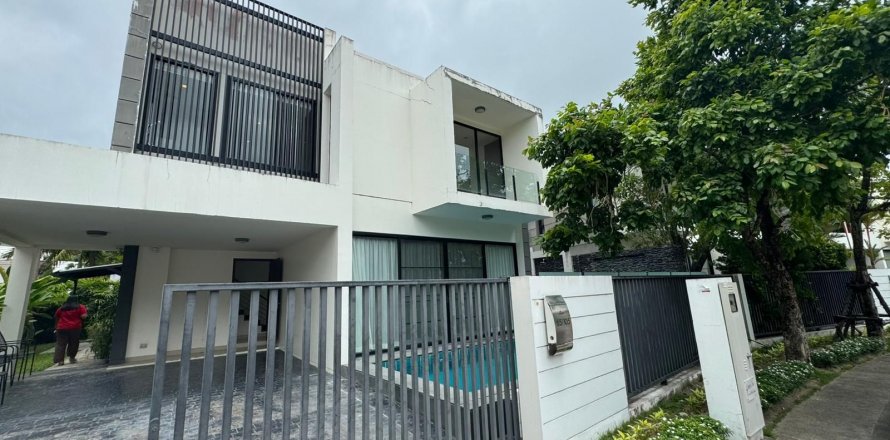 Villa in Phuket, Thailand 5 bedrooms № 135775