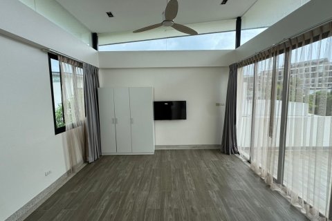 Villa in Phuket, Thailand 5 bedrooms № 135775 - photo 25