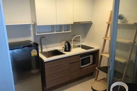 Studio dans le Condo à Sathon, Bangkok, Thaïlande  № 169360 - photo 2