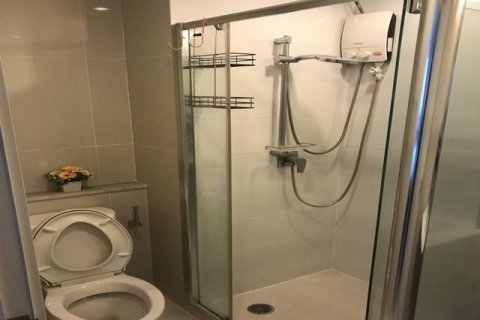 Studio dans le Condo à Sathon, Bangkok, Thaïlande  № 169360 - photo 6