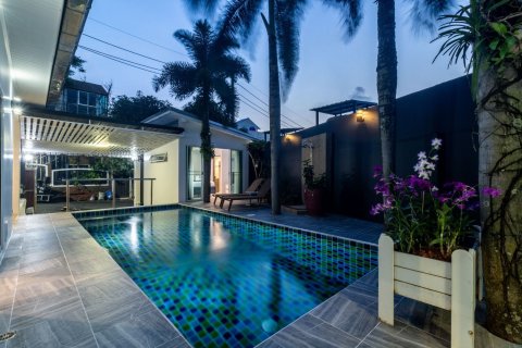 Villa in Phuket, Thailand 3 bedrooms № 169358 - photo 2