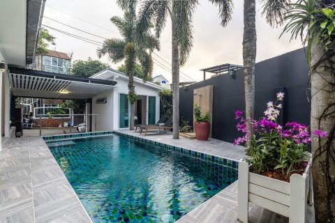 Villa in Phuket, Thailand 3 bedrooms № 169358 - photo 1