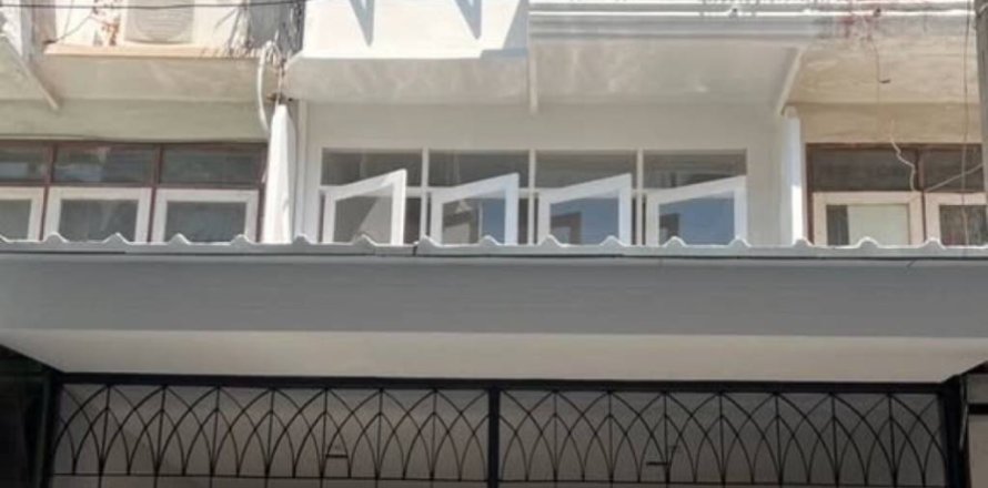 Таунхаус в Кхлонг Сане, Бангкок, Таиланд с 4 спальнями  № 172946