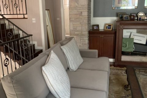 Таунхаус в Банг-Кхо-Лаеме, Бангкок, Таиланд с 5 спальнями  № 172945 - фото 3