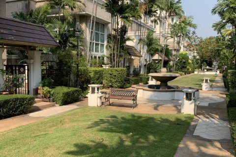 Таунхаус в Банг-Кхо-Лаеме, Бангкок, Таиланд с 5 спальнями  № 172945 - фото 1