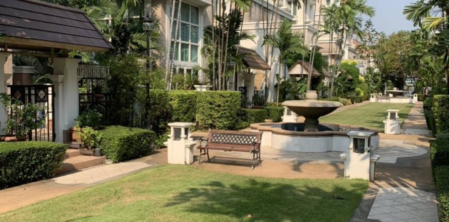 Таунхаус в Банг-Кхо-Лаеме, Бангкок, Таиланд с 5 спальнями  № 172945