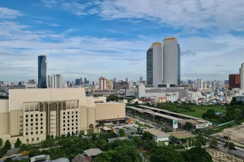 Кондоминиум с 3 спальнями в Хуай Кванге, Бангкок, Таиланд № 140311 - фото 1