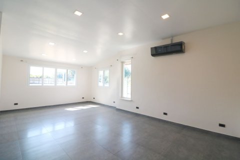 House in Udon Thani, Thailand 4 bedrooms № 167523 - photo 30