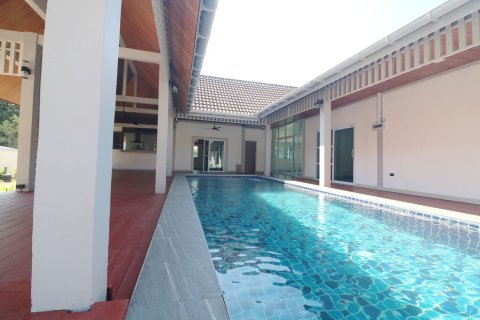 House in Udon Thani, Thailand 4 bedrooms № 167523 - photo 13