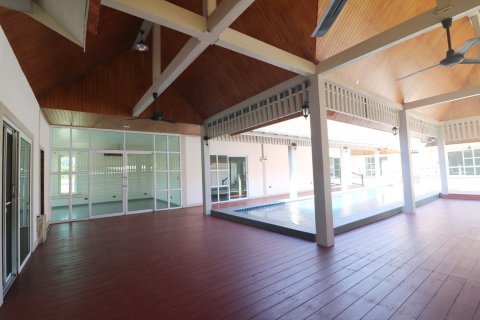 House in Udon Thani, Thailand 4 bedrooms № 167523 - photo 14