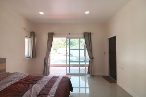 House in Udon Thani, Thailand 4 bedrooms № 167523 - photo 19